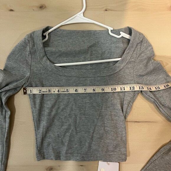 Commense NWT Grey Fall Chic Ribbed Knit Long Sleeve Cropped Top Women XS - Picture 6 of 7